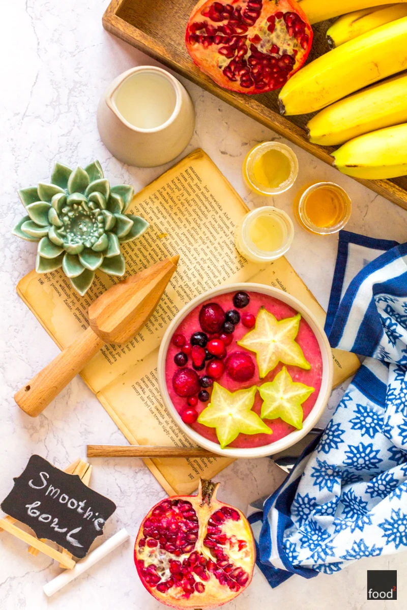 Smoothie bowl z guaraną, granatem i karambolą
