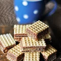 Pischinger czekoladowy z powidłami