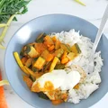 Filet z kurczaka podany z cukinią, marchewką i fasolką szparagową