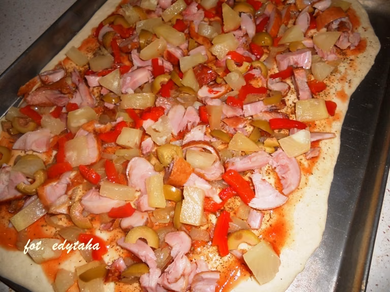 Pizza z wędzonym kurczakiem