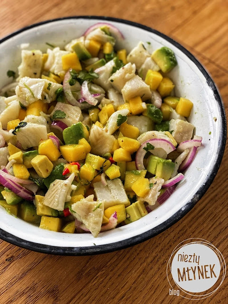 Ceviche z halibuta z mango i avocado