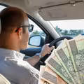 W tym kraju nie można jeździć w okularach przeciwsłonecznych! Jak źle pójdzie, to kara nawet 25 tys. zł