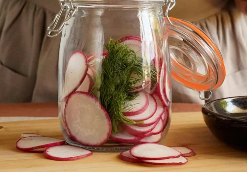 Marynowana rzodkiewka – zdrowa przekąska, którą przygotujesz w 5 minut!