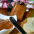 Dżem brzoskwiniowy z nektarynką i sokiem z pomarańczy.