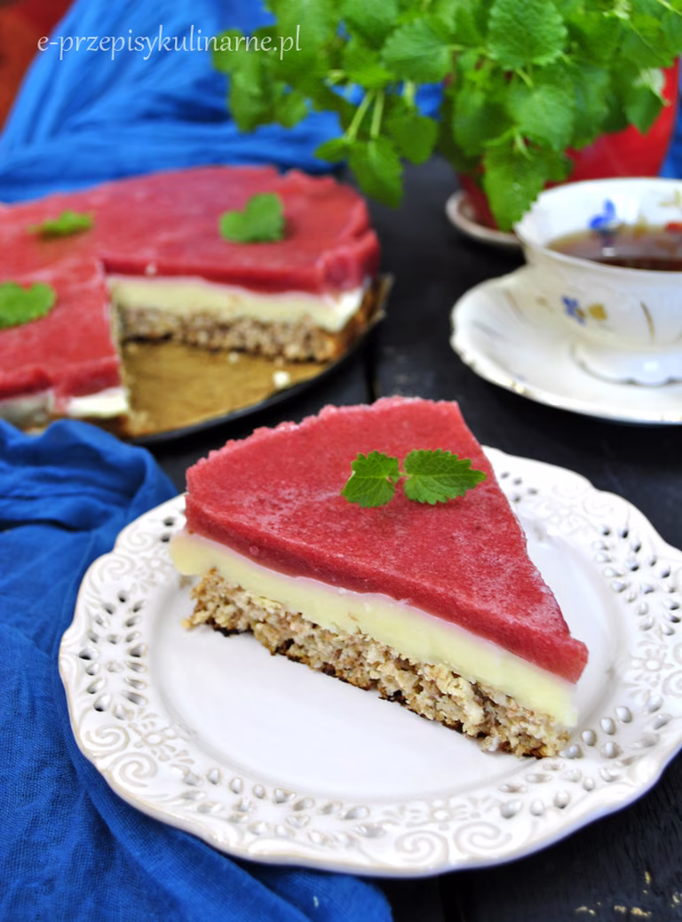CIASTO Z MASĄ BUDYNIOWĄ I MUSEM TRUSKAWKOWYM BEZ MĄKI (192 KCAL)