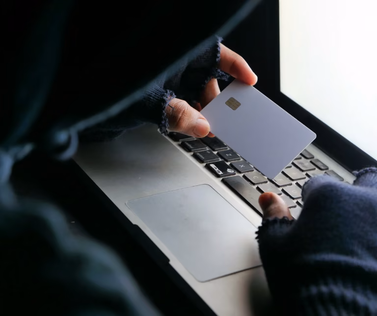 Jak oszukują hakerzy w 2023 roku? Jak nie dać się oszukać?