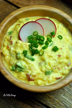 Pasta jajeczna z rzodkiewką i szczypiorkiem