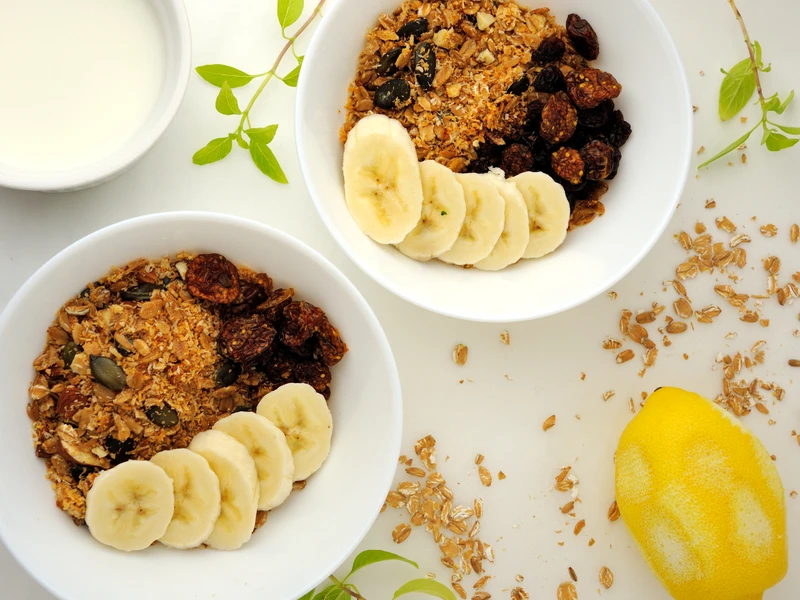 Cytrynowa Granola z Imbirem i Suszoną Miechunką