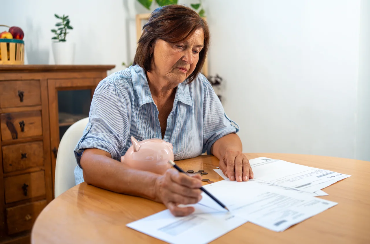 Ten błąd kosztuje seniorów pieniądze. ZUS przypomina o ważnym terminie!