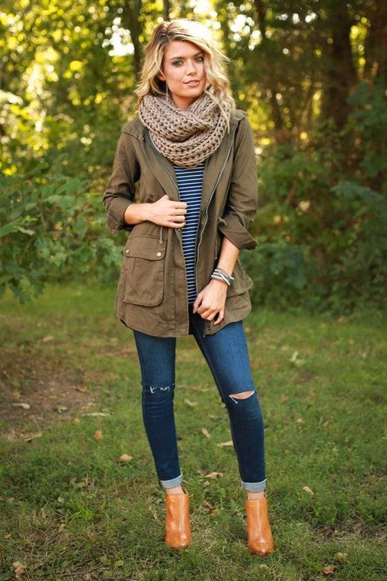 Klasyczna parka khaki