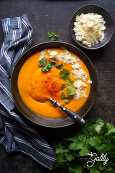 Zupa krem z pieczonej marchewki