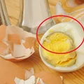 Dlaczego niektóre jajka mają szarą obwódkę wokół żółtka?