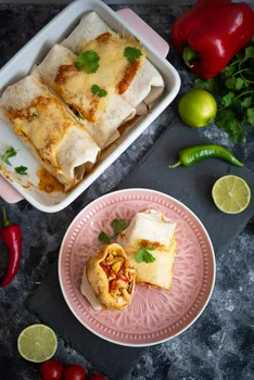 Zapiekana tortilla z kurczakiem,ciecierzycą i kukurydzą!