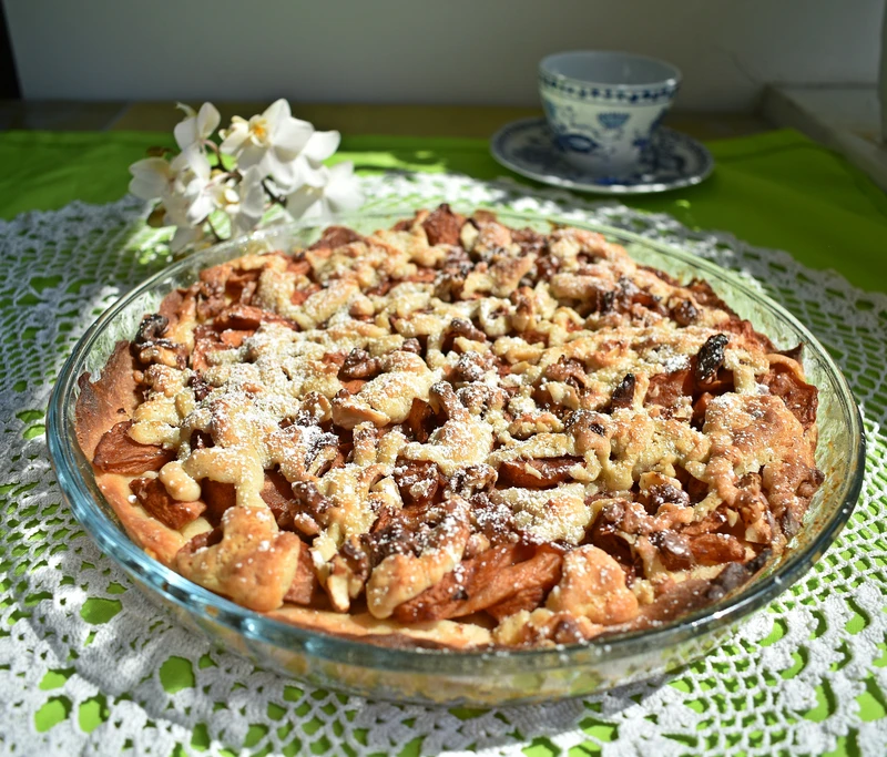 Tarta jabłkowa z orzechami