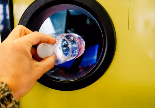 Kaucja ma objąć kolejny rodzaj opakowań? Nowa lista może zaskoczyć klientów