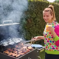 "Nie Jedz Kiełbasy!" – Mój chłopak zakazał mi jeść na grillu. [List do redakcji]