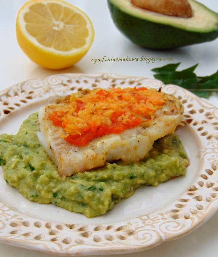 Filet z dorsza na puree z awokado.