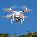 Wypoczynek na plaży pod nadzorem dronów!? Za naruszenia grożą surowe kary!