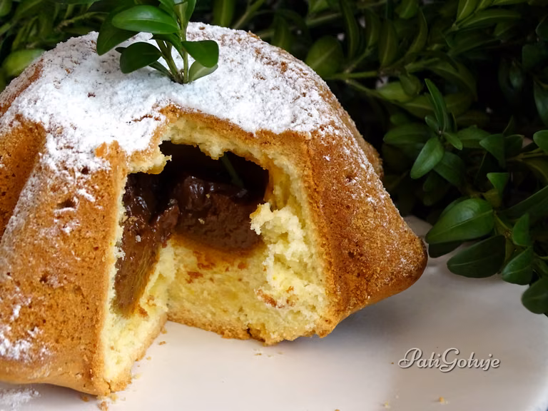 Babka nadziewana masą krówkową - bardzo łatwa i uniwersalna
