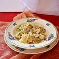 Farfalle w sosie kurkowym ze schabem