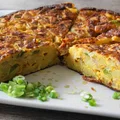 Hiszpański omlet ziemniaczany – tortilla de patatas z chorizo
