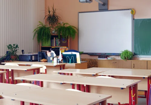 Te szkoły zawieszają lekcje dla uczniów! Niektóre polskie placówki będą zamknięte od 7 stycznia