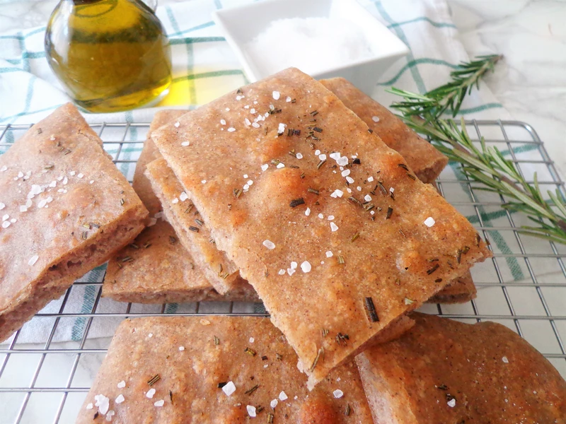 Bezglutenowa focaccia z mąki gryczanej i ryżowej