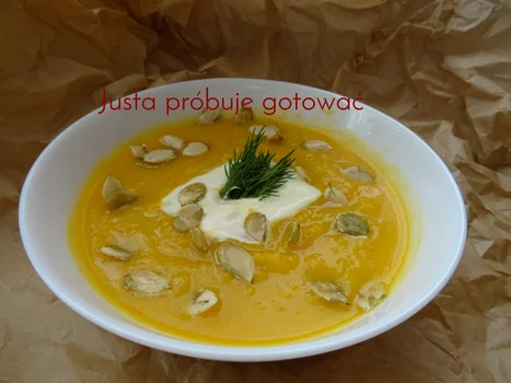 Delikatna zupa krem z dyni