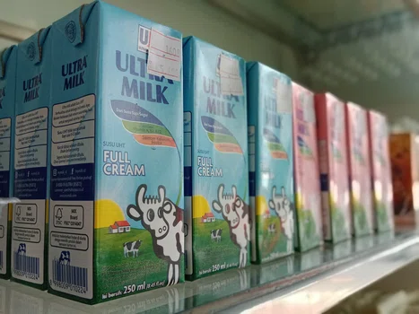 Mleko UHT a pasteryzowane - czym się różni?