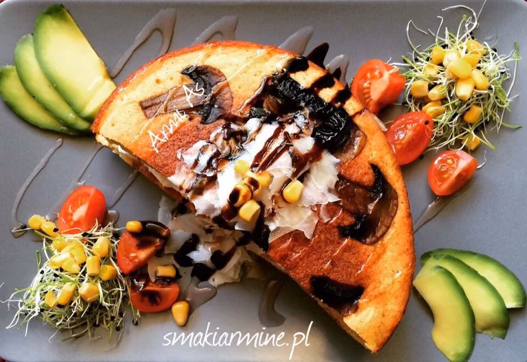 Omlet kukurydziany na pieczarkach