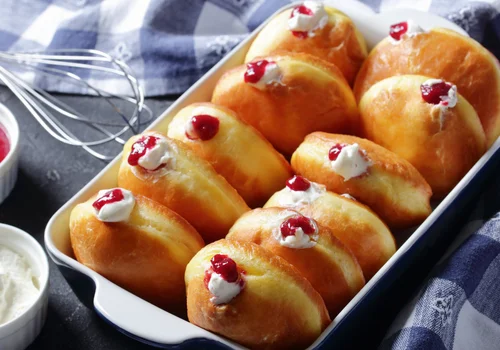 Niemieckie pączki są inne niż polskie! Oto, dlaczego Berliner smakuje inaczej