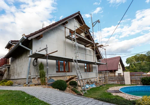 Czy Polska wprowadzi przymusowe remonty domów? Ministerstwo Rozwoju stawia sprawę jasno