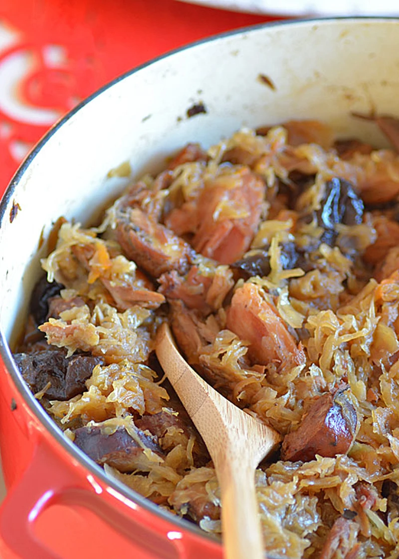 Bigos pieczony o wyjątkowo bogatym smaku (i prawie BEZ tłuszczu!)