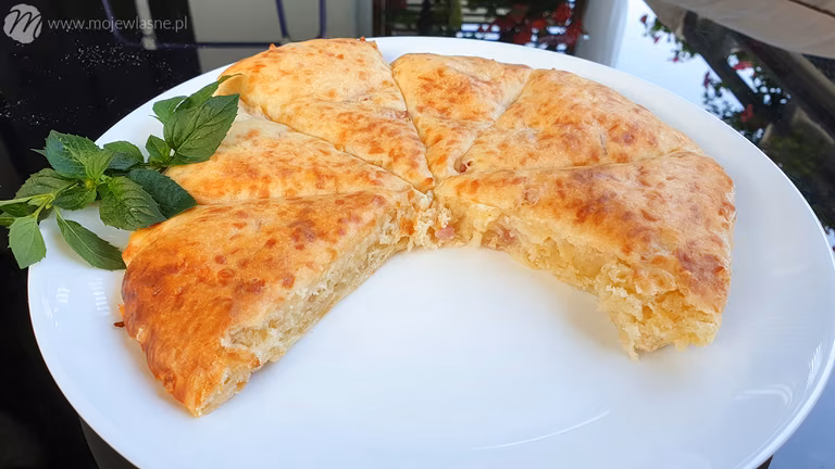 Szybka pizza (chaczapuri) dla laika w 10 minut