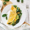 Omlet ze szpinakiem, jarmużem, awokado i kukurydzą