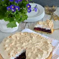 Tarta z czarną porzeczką i bezą