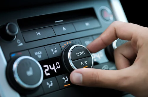 Zasada 5 minut: Twój klucz do chłodnego samochodu i sprawnej klimatyzacji!