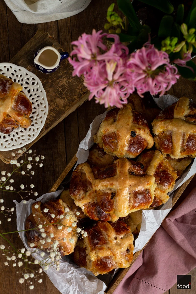 Hot Cross Buns - angielskie bułeczki wielkanocne