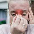 Zapalenie zatok – wirusowe czy bakteryjne? Większość osób nie odróżnia tych chorób