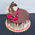 Tort chałwowo - waniliowy z frużeliną malinową