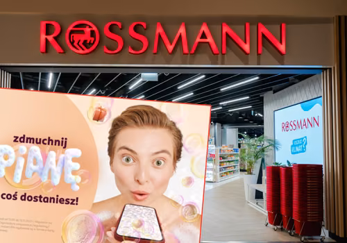 Dmuchnij w telefon i wygraj!? Nowa akcja Rossmanna zaskakuje klientów!
