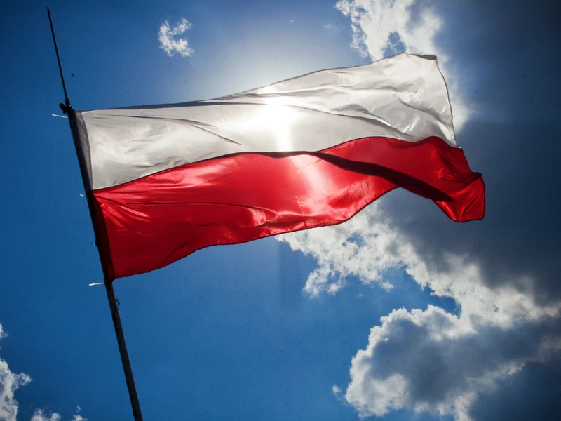 15 sierpnia obchodzimy dwa święta! To dzień wolny od pracy? Co ze sklepami?