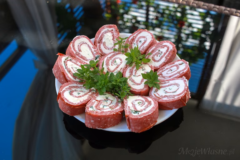 Roladki z salami