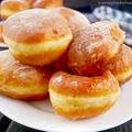 Domowe pączki z dżemem - pyszne pączki na śmietanie