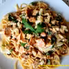 Razowe spaghetti z kurkami w sosie śmietanowo-ziołowym