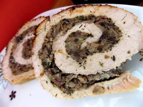 Rolada schabowa z pieczarkami