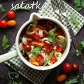 Makaronowa sałatka z pomidorami