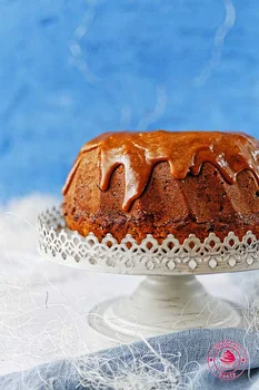 Rumowa babka z rodzynkami