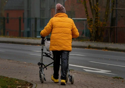 Od stycznia 2026 dodatkowe pieniądze co miesiąc! Dobra wiadomość dla ponad 800 tys. seniorów