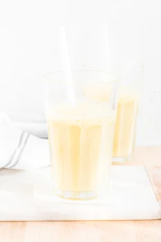 Mango lassi